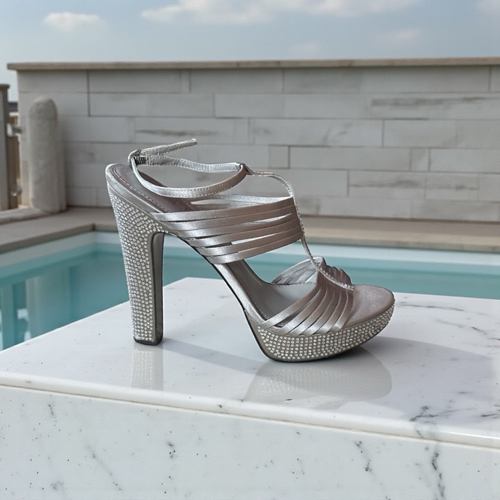Lauren Ralph Lauren Fiona Silver Gray Strappy Platform Heeled Sandals Sz 7.5